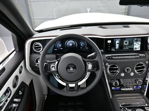 New 2026 Rolls-Royce Cullinan AWD/4WD image 17