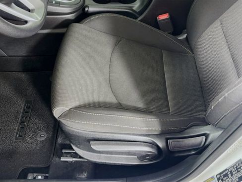 Used 2020 Kia Forte LXS FWD image 19