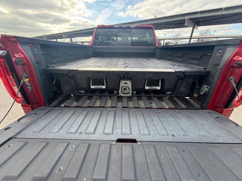 Used 2024 GMC Sierra 1500 AT4 w/ Technology Package image 5