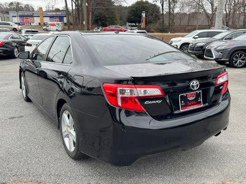 Used 2012 Toyota Camry SE image 5