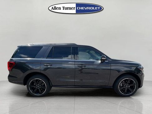 Used 2023 Ford Expedition Limited RWD image 3