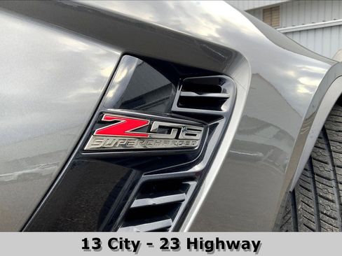 Used 2016 Chevrolet Corvette Z06 w/ 3LZ Preferred Equipment Group image 8