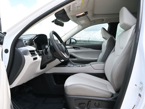 Certified 2026 INFINITI QX60 Luxe w/ Cargo Package FWD image 16