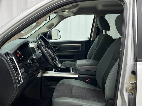 Used 2015 RAM 1500 Classic SLT w/ Luxury Group AWD/4WD image 10