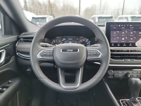 Used 2024 Jeep Compass Trailhawk image 14