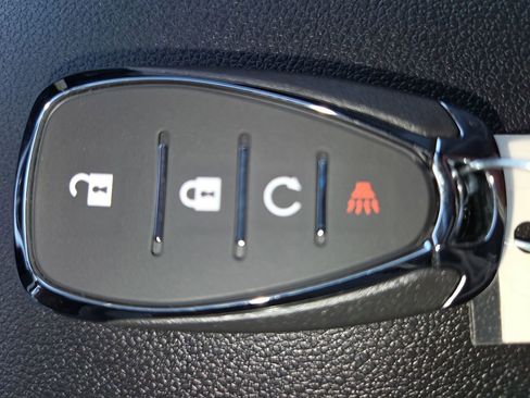 New 2026 Chevrolet Trax LT w/ LT Convenience Package FWD image 23