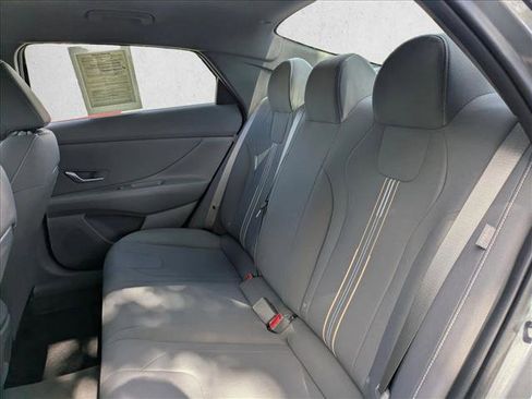 Used 2025 Hyundai Elantra Sport image 17