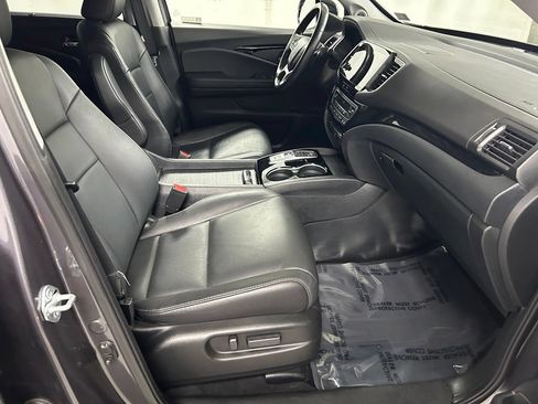 Used 2021 Honda Pilot Touring image 13