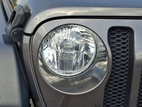 Used 2023 Jeep Wrangler Sport S image 10