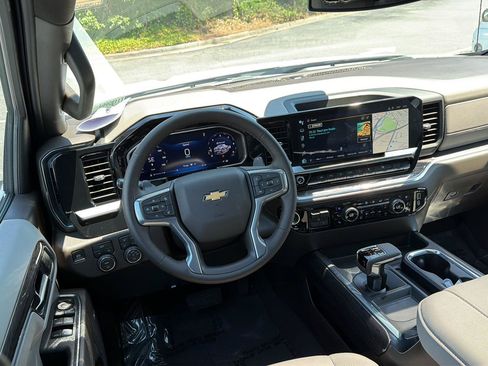New 2026 Chevrolet Silverado 1500 LTZ w/ LTZ Premium Package AWD/4WD image 19