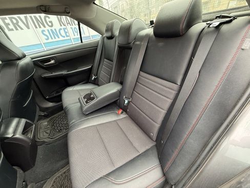 Used 2016 Toyota Camry SE image 12