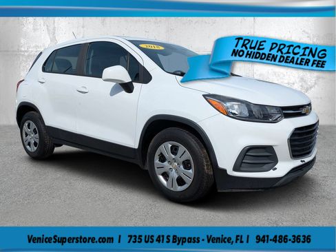 Used 2018 Chevrolet Trax LS FWD image 1