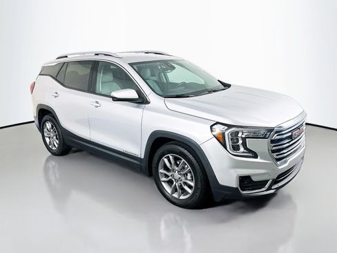 Used 2022 GMC Terrain SLT w/ Infotainment Package II FWD image 1