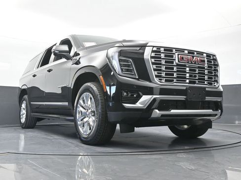 Used 2025 GMC Yukon XL Denali AWD/4WD image 74