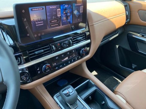 New 2026 Nissan Pathfinder Platinum AWD/4WD image 19