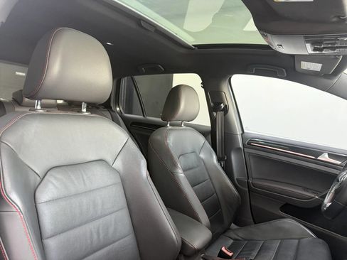 Used 2015 Volkswagen Golf 4-Door FWD image 30