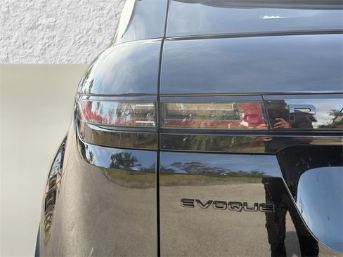 Used 2024 Land Rover Range Rover Evoque Dynamic SE image 10