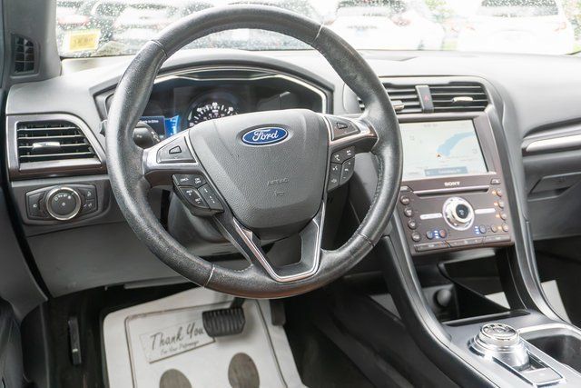 Used 2020 Ford Fusion Energi Titanium FWD image 13