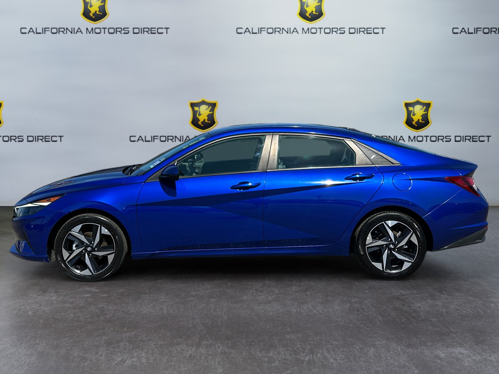 Used 2023 Hyundai Elantra SEL w/ Convenience Package FWD image 2