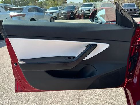 Used 2018 Tesla Model 3 Long Range image 15