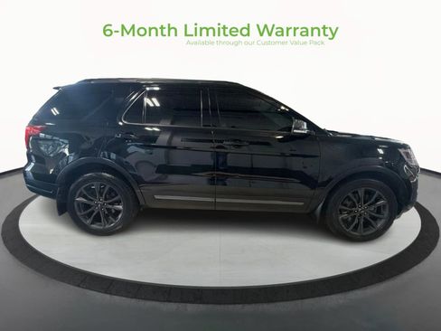 Used 2018 Ford Explorer XLT w/ Equipment Group 202A AWD/4WD image 8