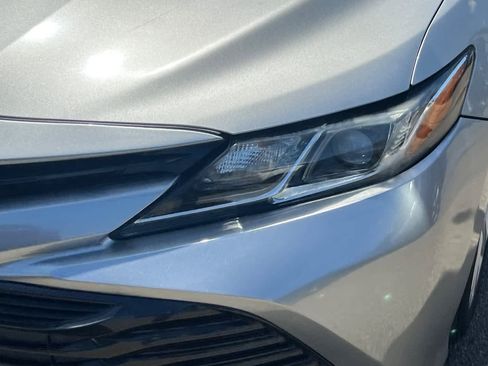 Used 2019 Toyota Camry LE FWD image 11