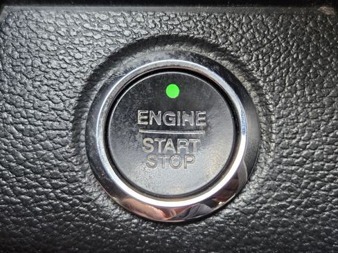 Used 2015 Ford F150 Platinum w/ Equipment Group 701A Luxury AWD/4WD image 16