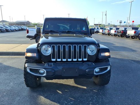 Used 2019 Jeep Wrangler Unlimited Sahara AWD/4WD image 2