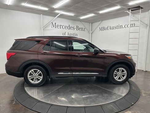 Used 2020 Ford Explorer XLT image 8