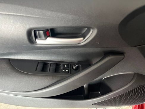 Used 2021 Toyota Corolla LE FWD image 50