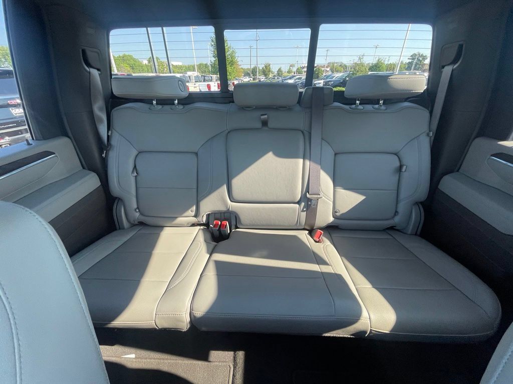 Used 2025 GMC Sierra 2500 SLT w/ SLT Premium Package AWD/4WD image 23