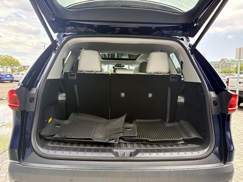 Used 2025 Toyota Grand Highlander AWD image 10