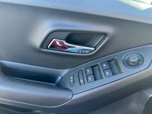 Certified 2020 Chevrolet Trax Premier image 12