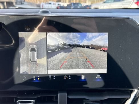 New 2025 Chevrolet Equinox LT w/ Safety and Technology Package image 49