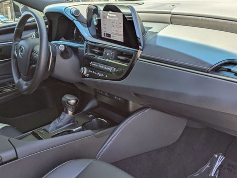 Used 2025 Lexus ES 350 w/ Premium Package image 20