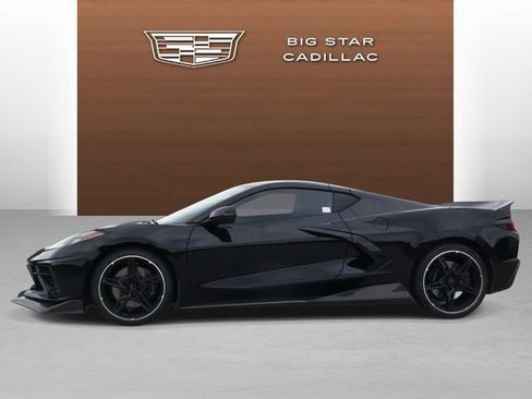 Used 2023 Chevrolet Corvette Stingray Preferred Cpe w/ Z51 Performance Package RWD image 2