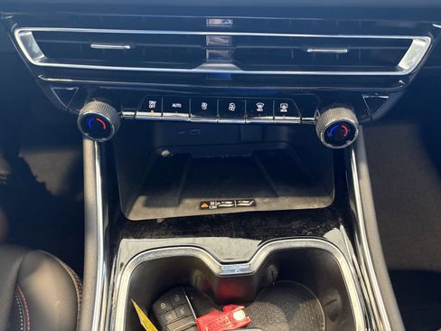 Used 2025 Chevrolet Traverse RS w/ LPO, Floor Liner Package image 19