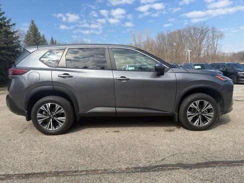 Used 2023 Nissan Rogue SV image 8