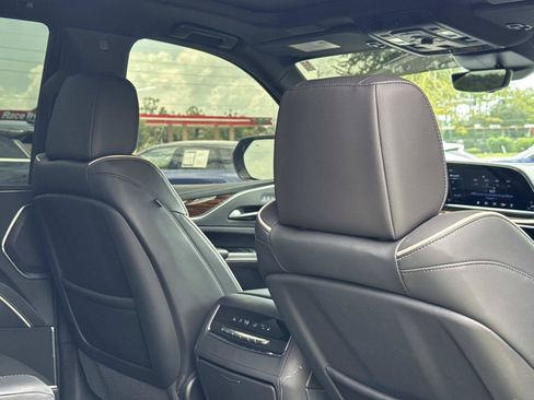 Used 2023 Cadillac Escalade Premium Luxury w/ LPO, Floor Liner Package AWD/4WD image 28