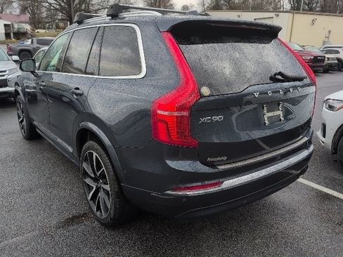 Used 2023 Volvo XC90 B6 Plus w/ Protection Package Premier image 12