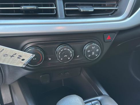 Used 2024 Chevrolet Trax RS w/ Sunroof Package image 31