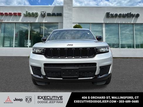 Used 2023 Jeep Grand Cherokee L Laredo AWD/4WD image 6