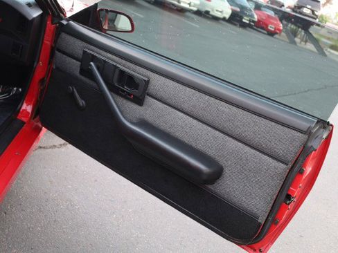 Used 1990 Chevrolet Camaro IROC-Z image 37