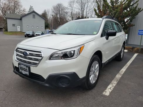 Used 2017 Subaru Outback 2.5i image 8