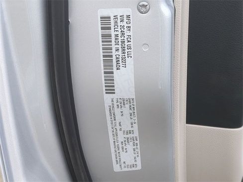 Used 2024 Chrysler Pacifica Touring-L image 26