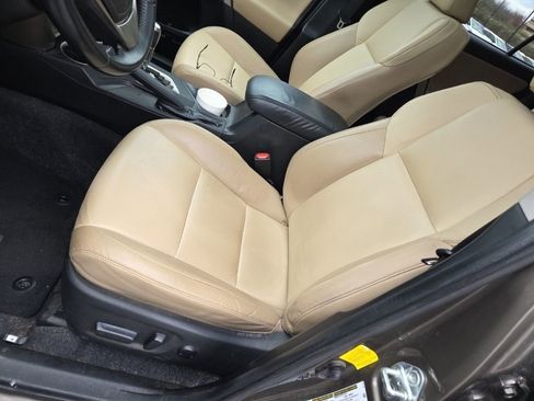 Used 2015 Toyota RAV4 Limited w/ Technology Package image 19