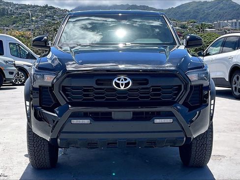 Used 2025 Toyota Tacoma TRD Off-Road AWD/4WD image 6
