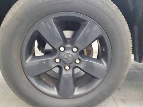 Used 2018 RAM 1500 Express w/ Express Value Package image 31