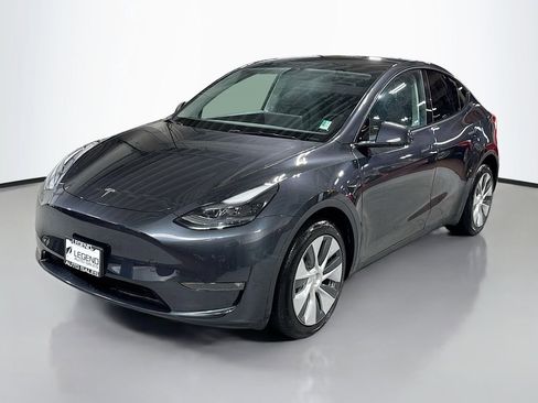 Used 2024 Tesla Model Y Long Range image 1