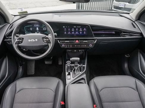 Certified 2025 Kia Niro EX FWD image 14